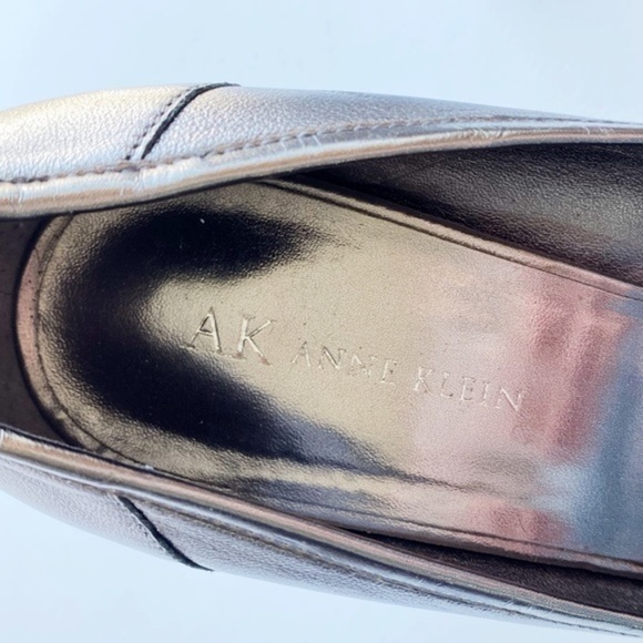 Anne Klein • Silver Peeptoe Bow Heels - Picture 4 of 5